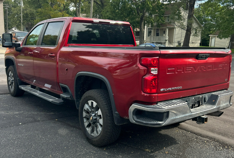 Used 2023 Chevrolet Silverado 2500 LT w/ Convenience Package AWD/4WD image 4