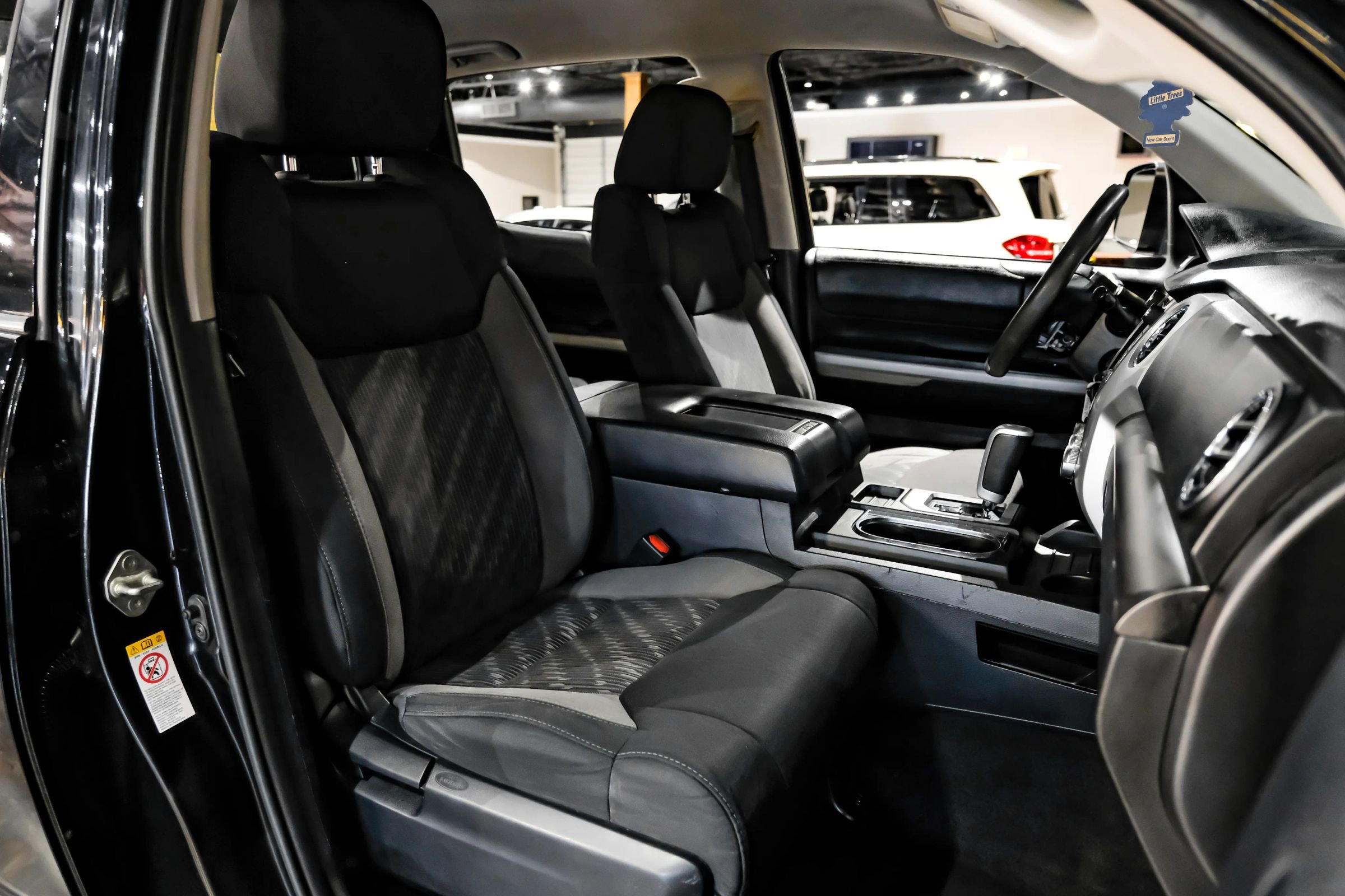 Used 2019 Toyota Tundra SR5 w/ SR5 Upgrade Package AWD/4WD image 44