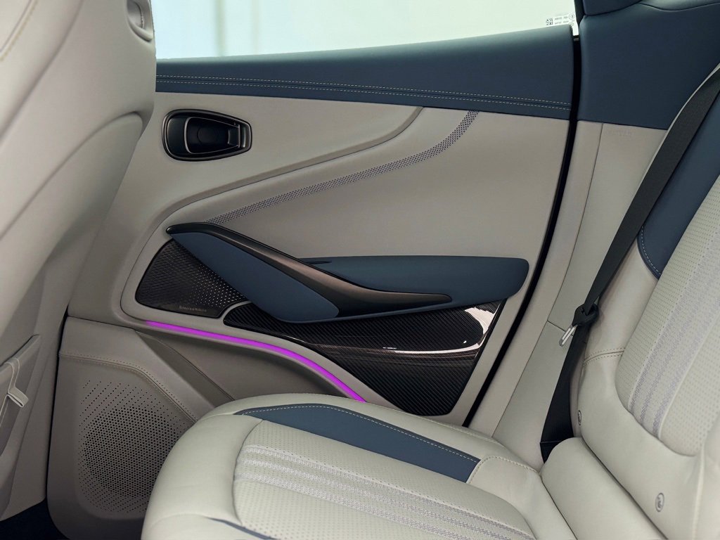 New 2025 Aston Martin DBX 707 image 13