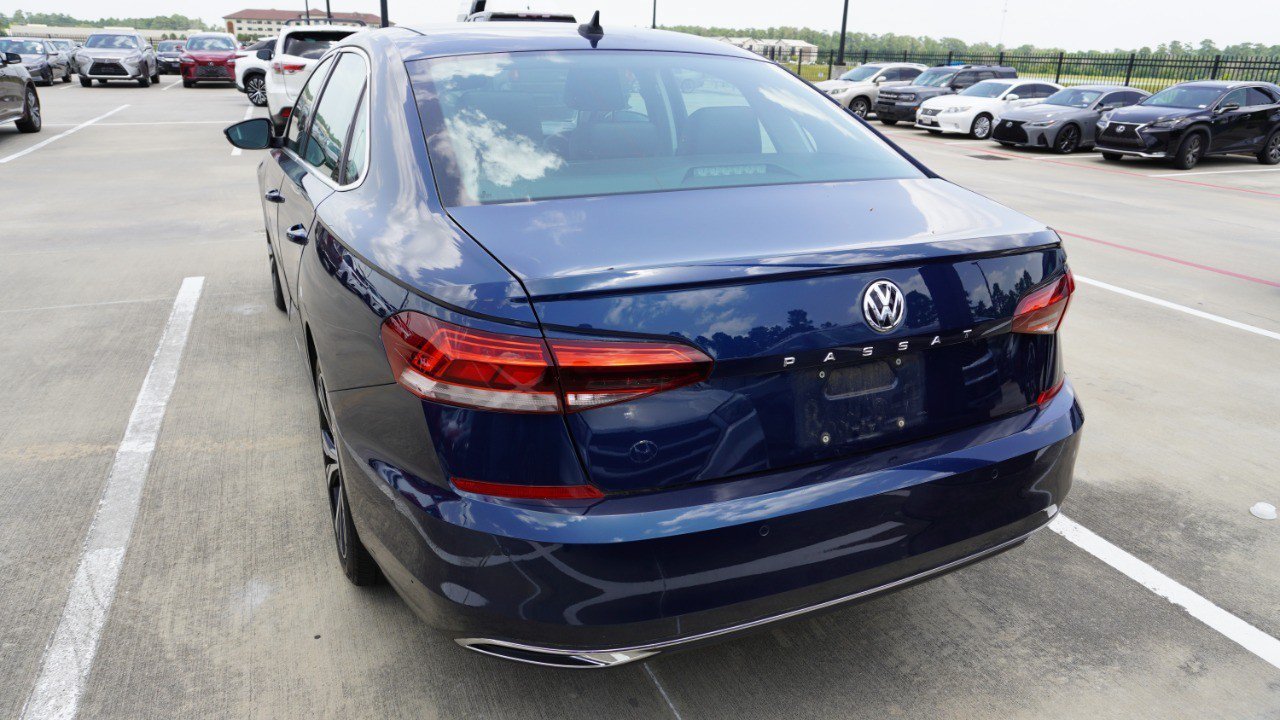 Used 2020 Volkswagen Passat 2.0T SEL FWD image 8