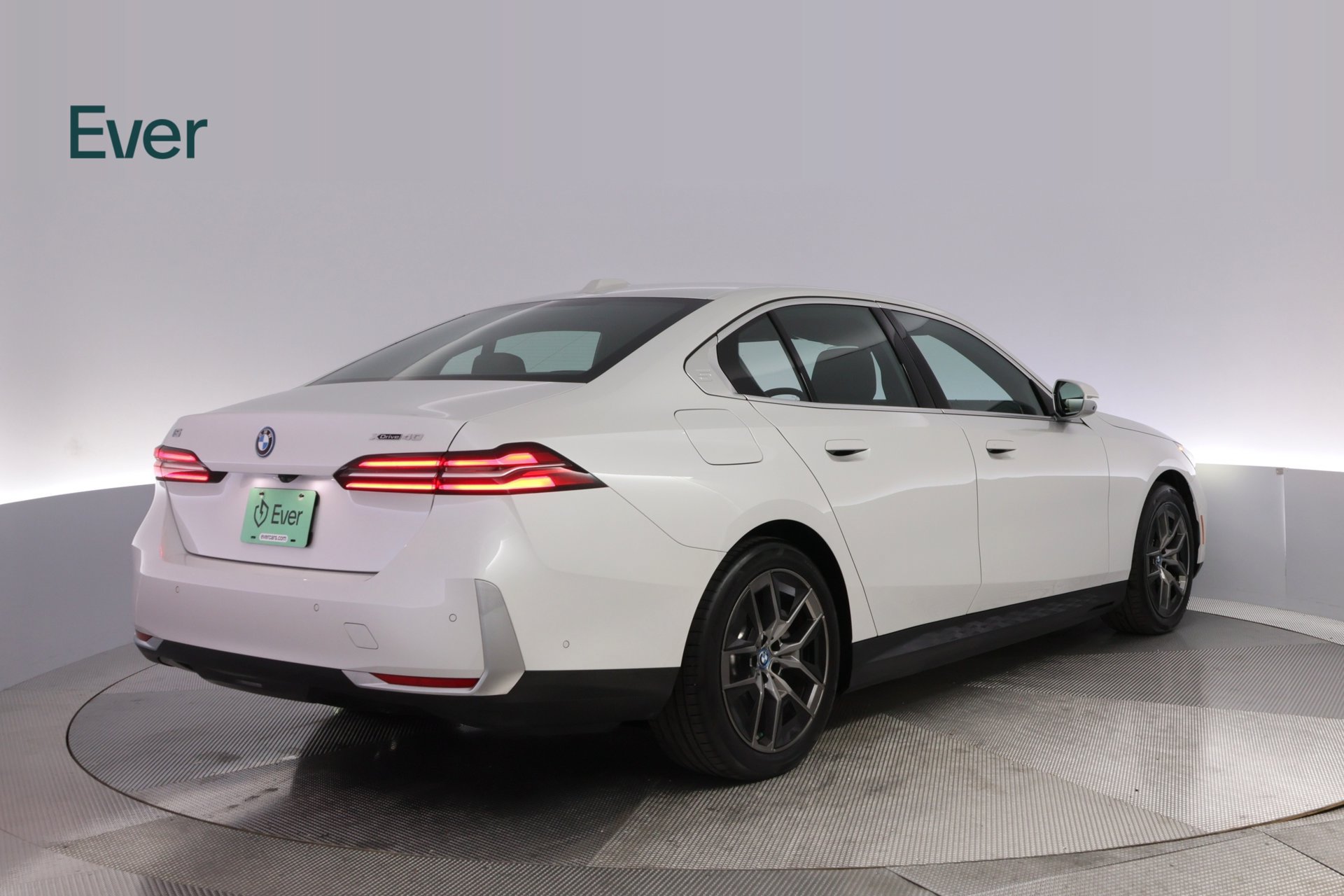 Used 2025 BMW i5 xDrive40 w/ Premium Package AWD/4WD image 3