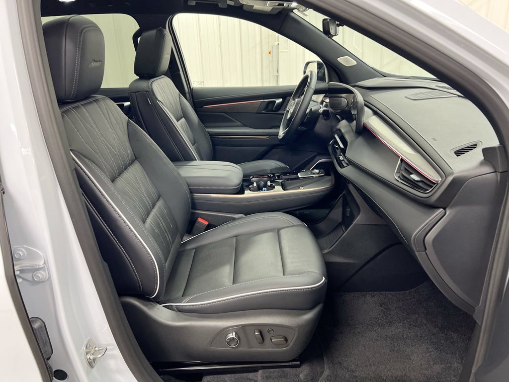 New 2026 Buick Enclave Avenir w/ Super Cruise Package FWD image 23