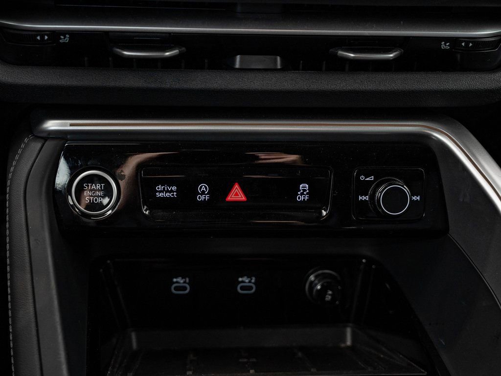 Certified 2025 Audi Q5 Premium w/ 19" Wheel Package image 35