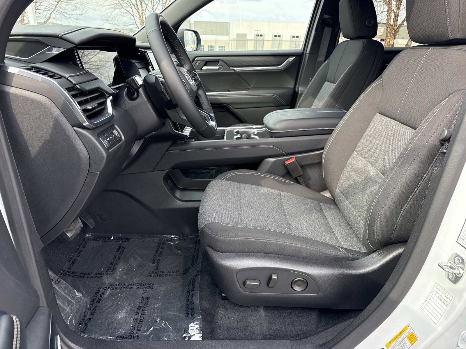 Used 2025 GMC Acadia Elevation image 23