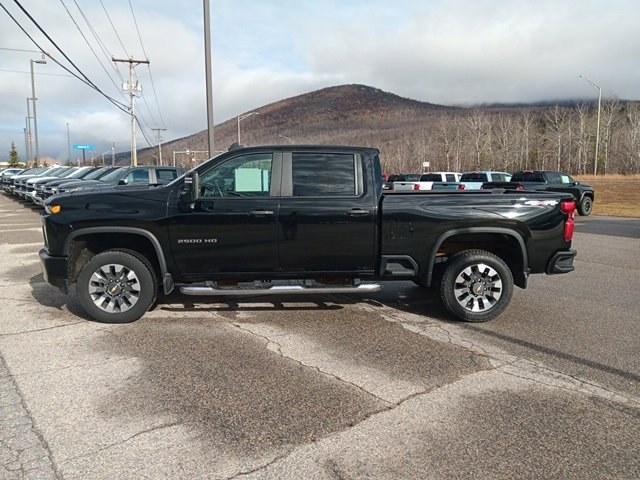 Used 2022 Chevrolet Silverado 2500 Custom w/ Custom Value Package image 4