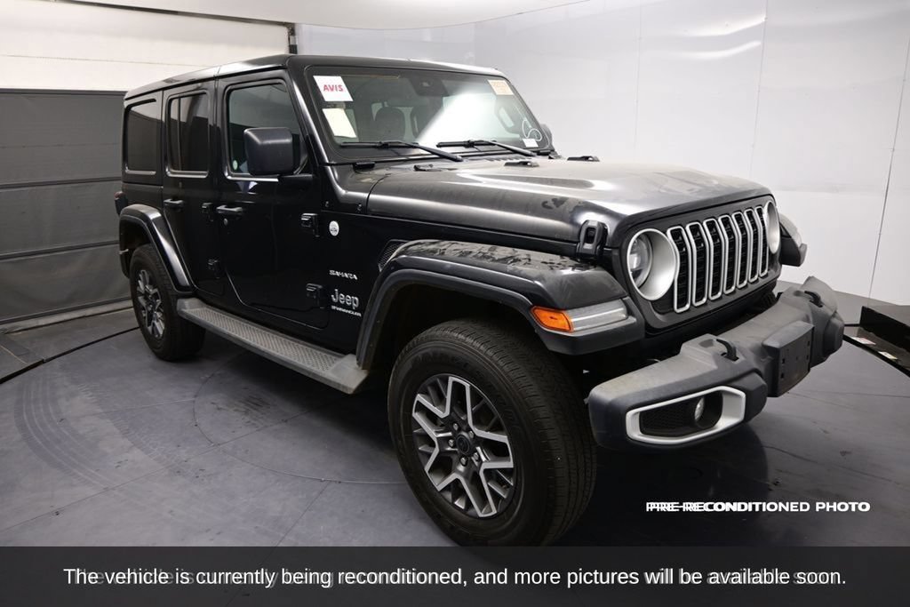 Used 2024 Jeep Wrangler Unlimited Sahara AWD/4WD image 3