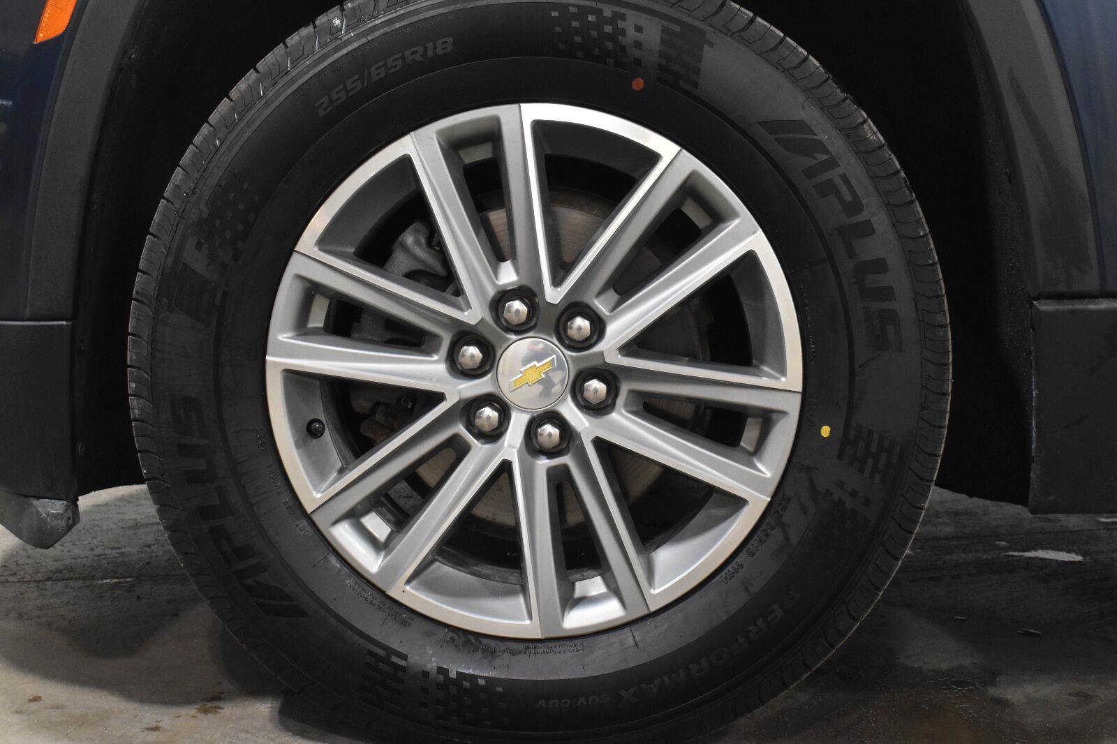 Used 2023 Chevrolet Traverse LT FWD image 33