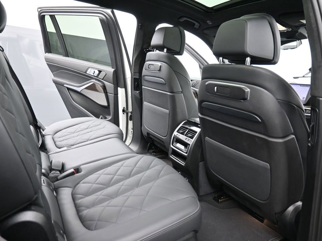 Used 2025 BMW X7 xDrive40i image 20