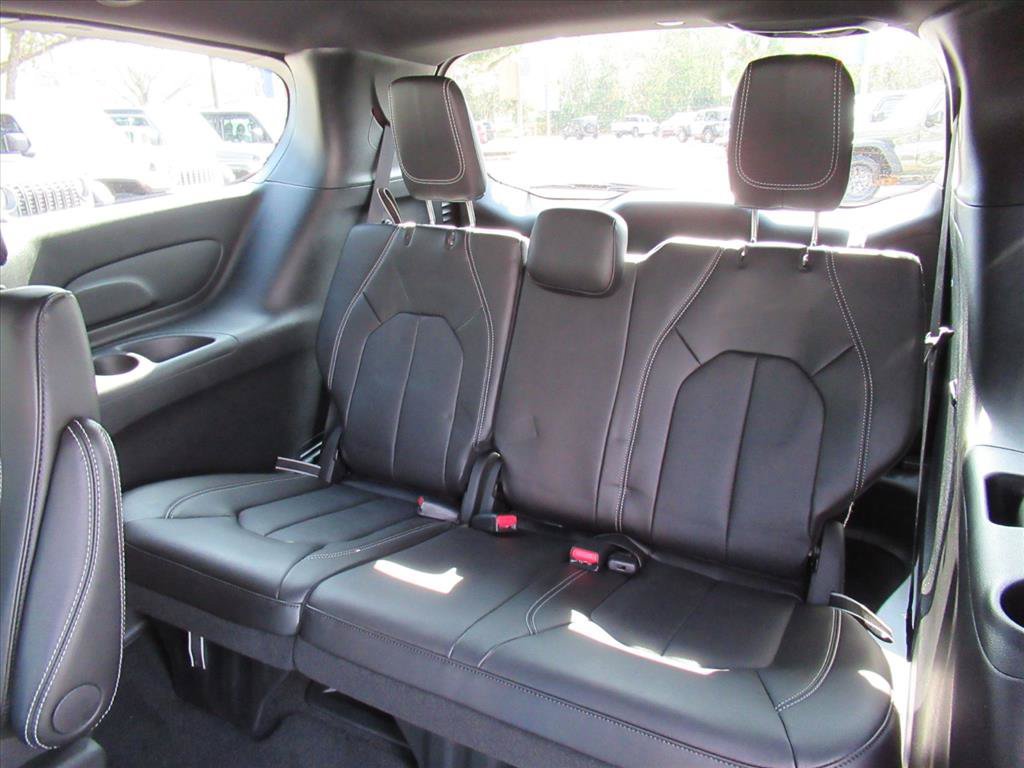 New 2026 Chrysler Voyager LX FWD image 28