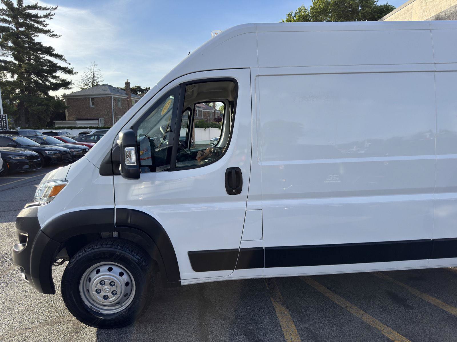 Used 2025 RAM ProMaster 2500 w/ Convenience Group FWD image 4