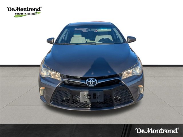 Used 2017 Toyota Camry SE image 2