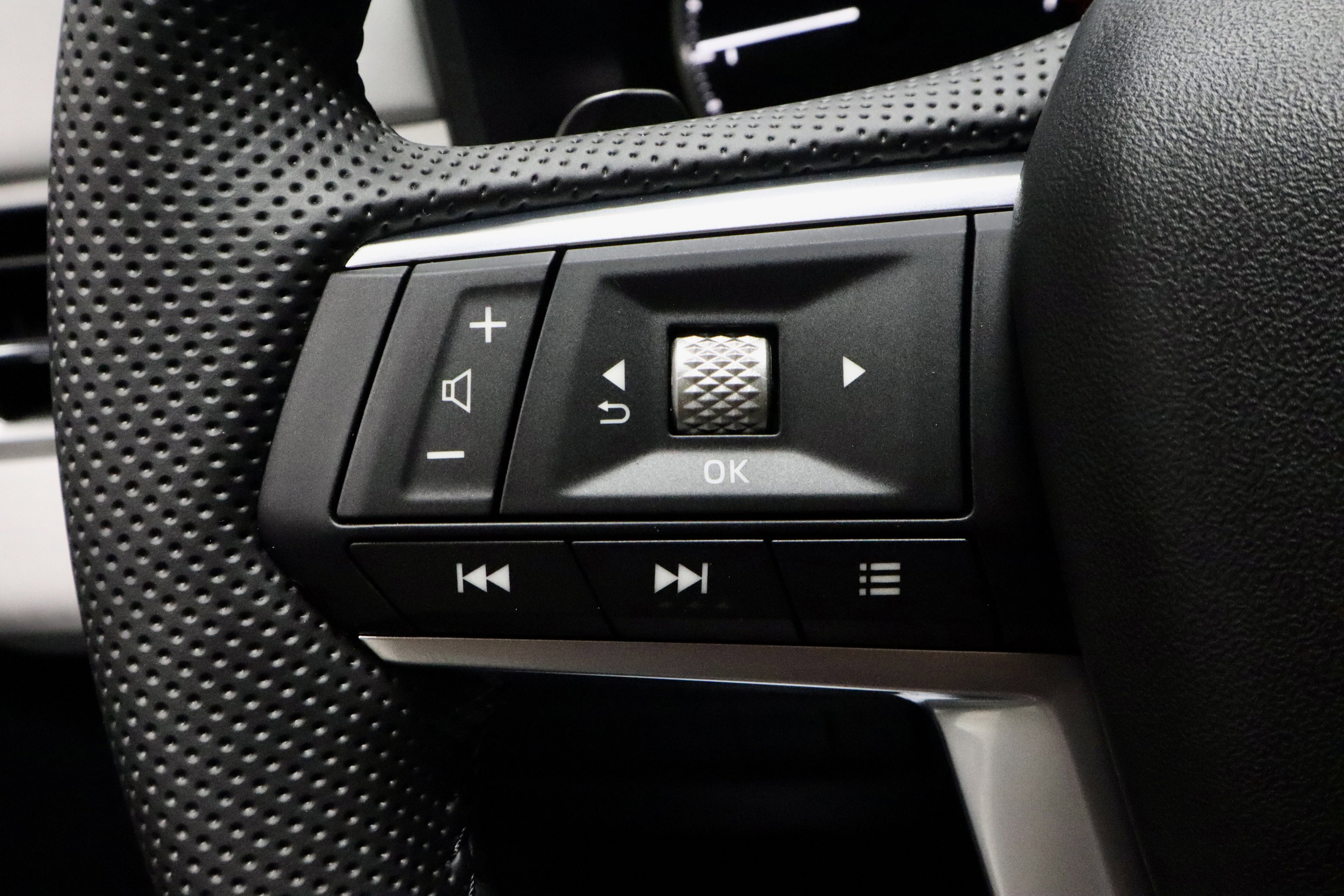 New 2025 Mitsubishi Outlander SE image 21