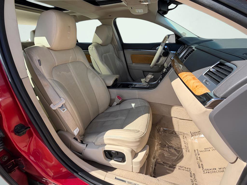 Used 2010 Lincoln MKS image 33