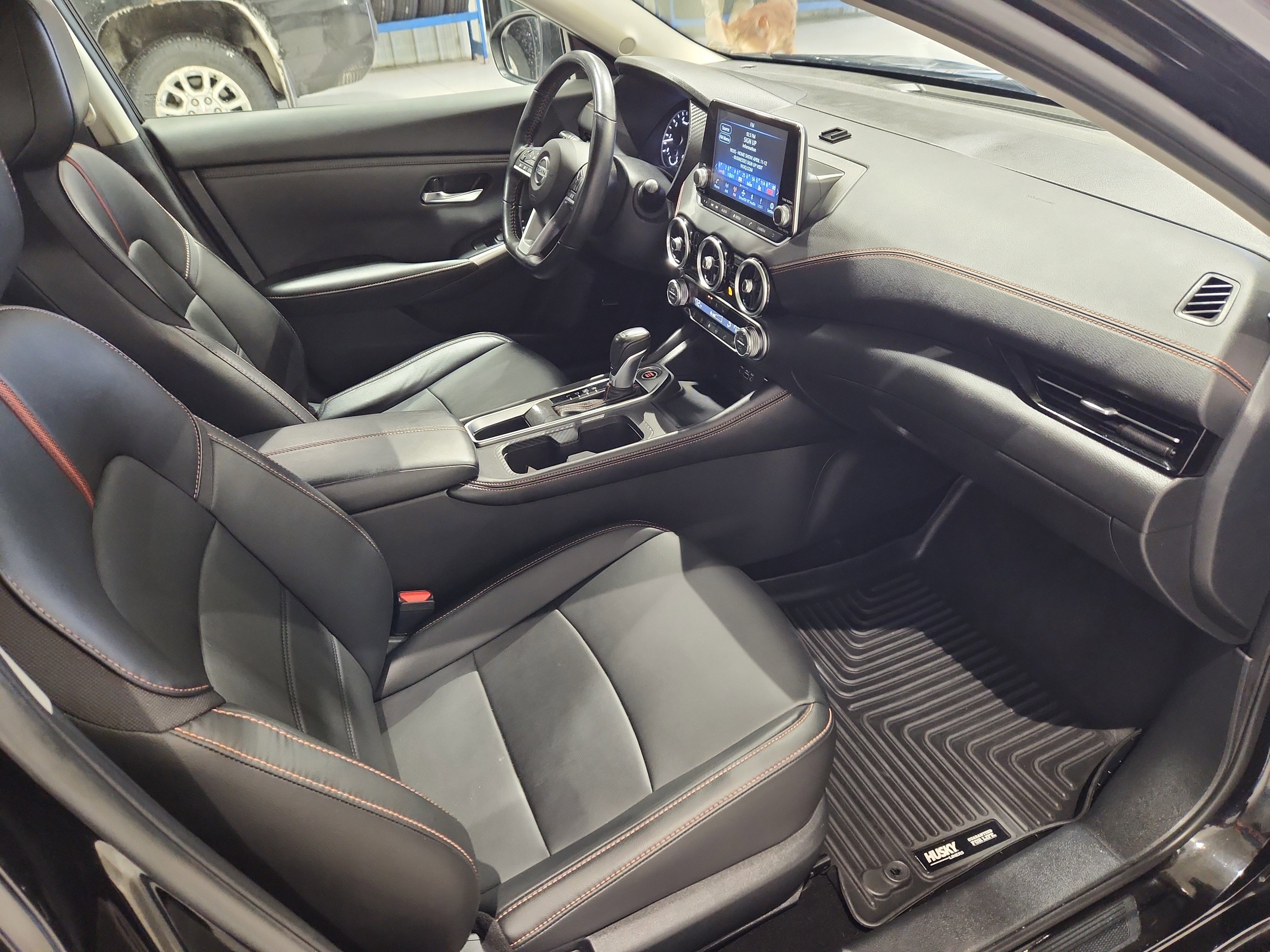 Used 2022 Nissan Sentra SR w/ SR Premium Package FWD image 16