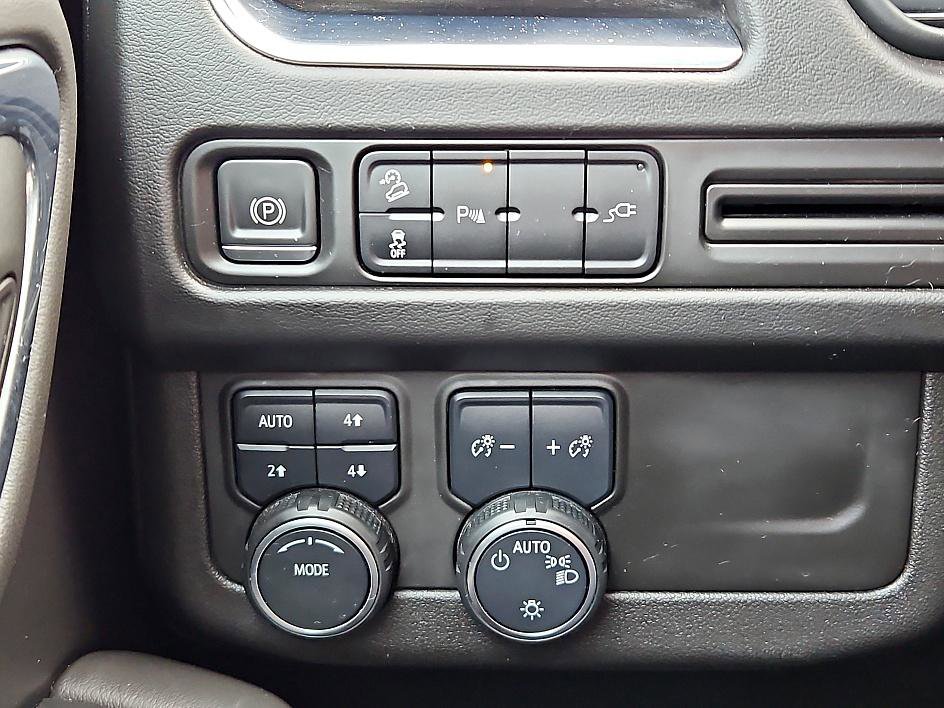 Used 2021 Chevrolet Suburban Z71 image 26