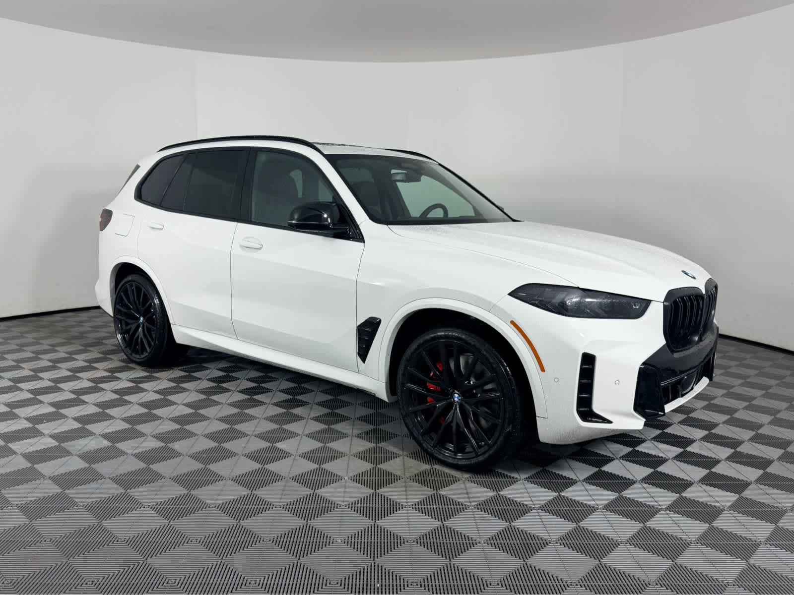 New 2026 BMW X5 M60i AWD/4WD image 1