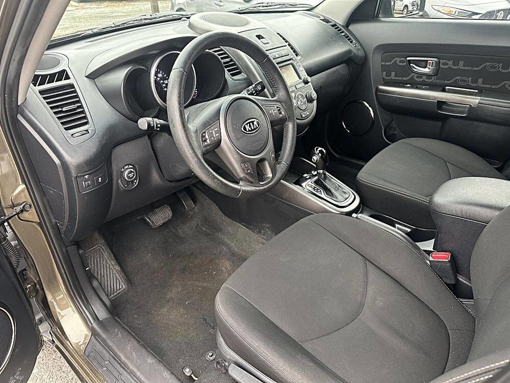 Used 2012 Kia Soul + w/ Audio Pkg image 9