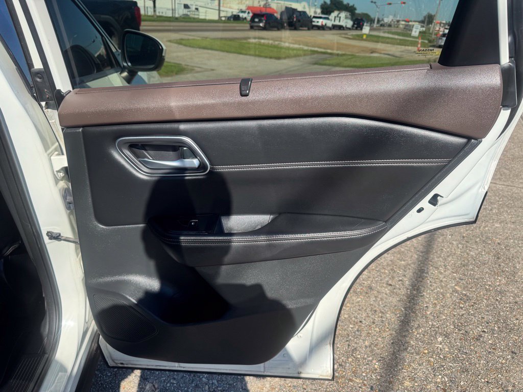 Used 2021 Nissan Rogue SL w/ Premium Package FWD image 14