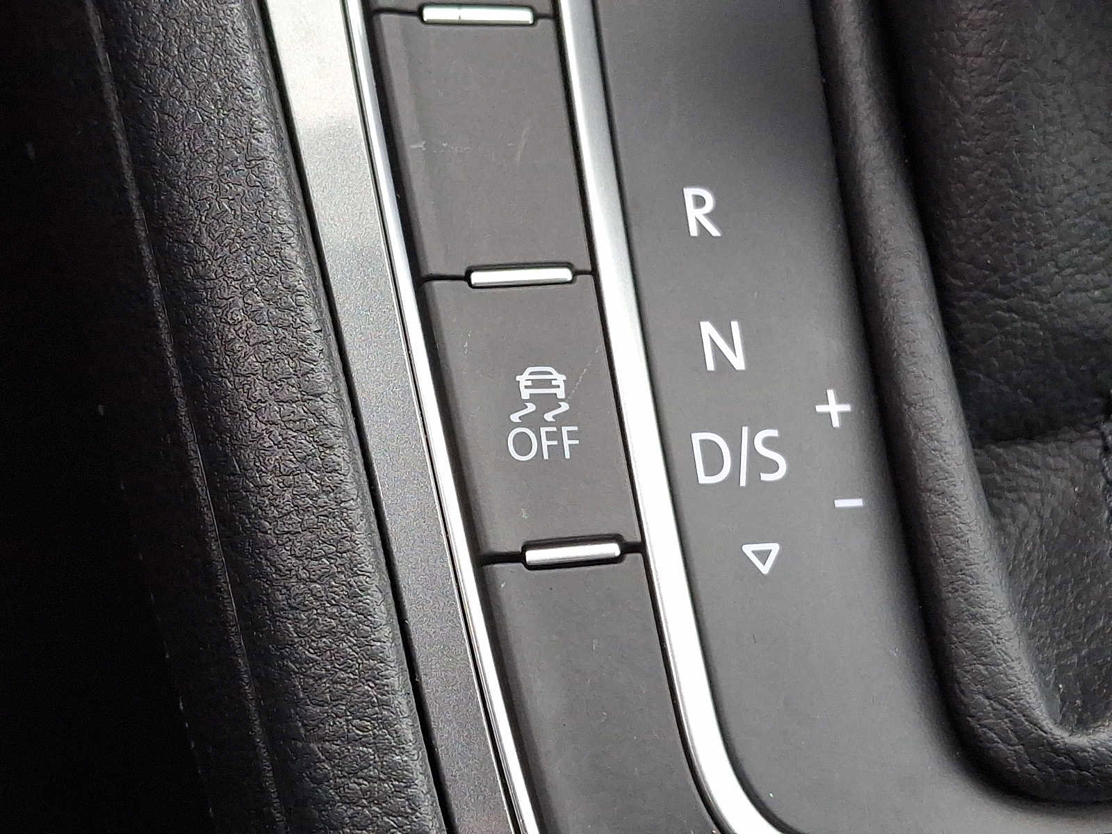 Used 2017 Volkswagen Golf Alltrack S image 19