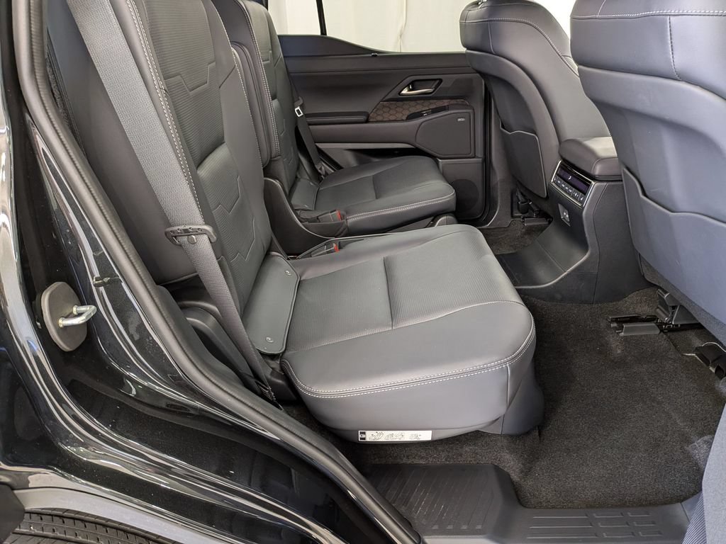 Used 2025 Lexus GX 550 w/ Accessory Package (2T) AWD/4WD image 37
