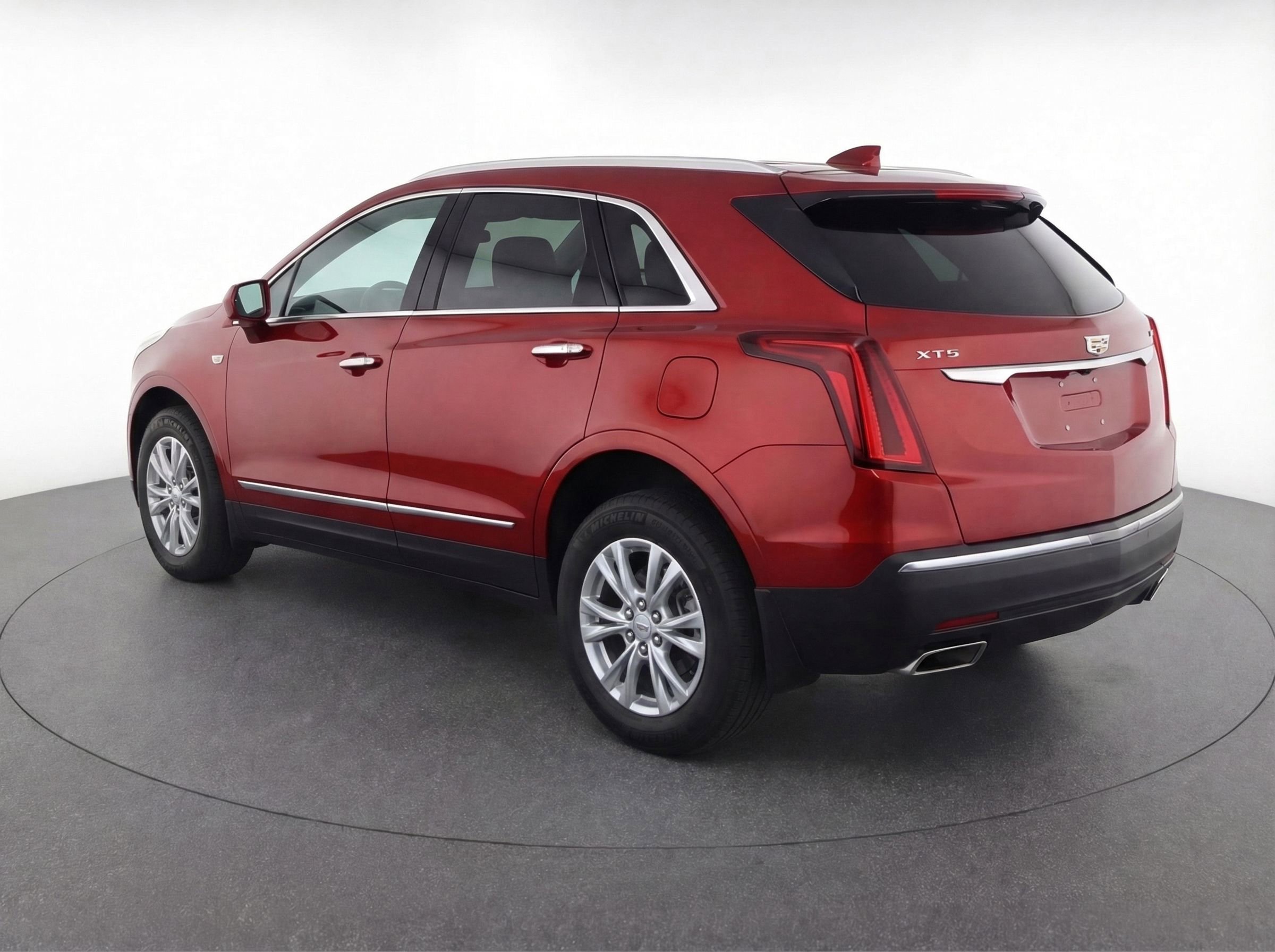 Certified 2023 Cadillac XT5 Luxury image 3