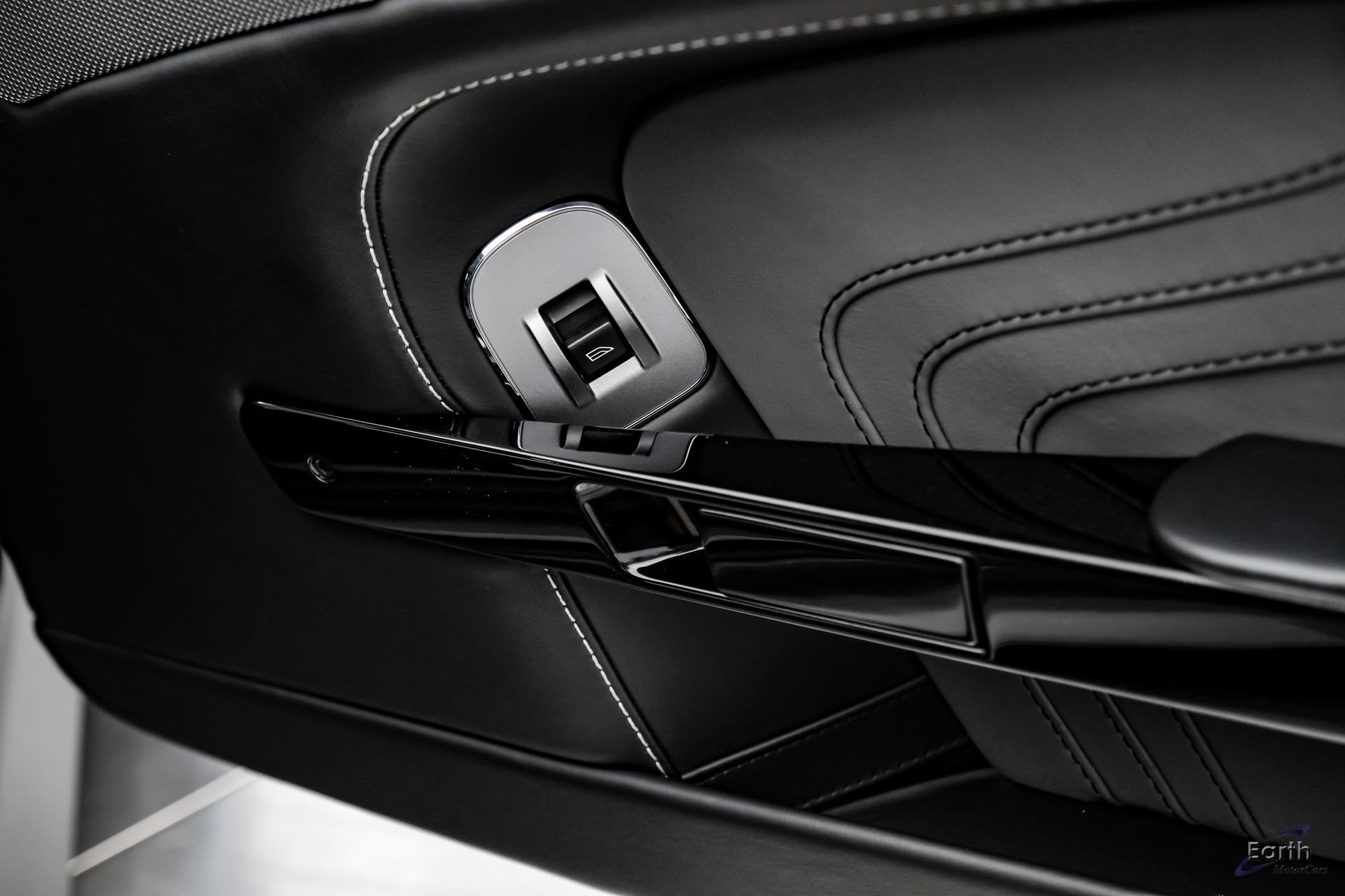 Used 2014 Aston Martin V8 Vantage S RWD image 85