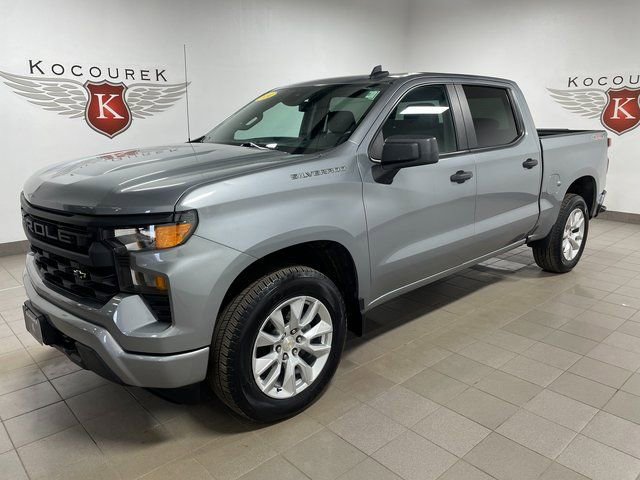 Used 2024 Chevrolet Silverado 1500 Custom image 3