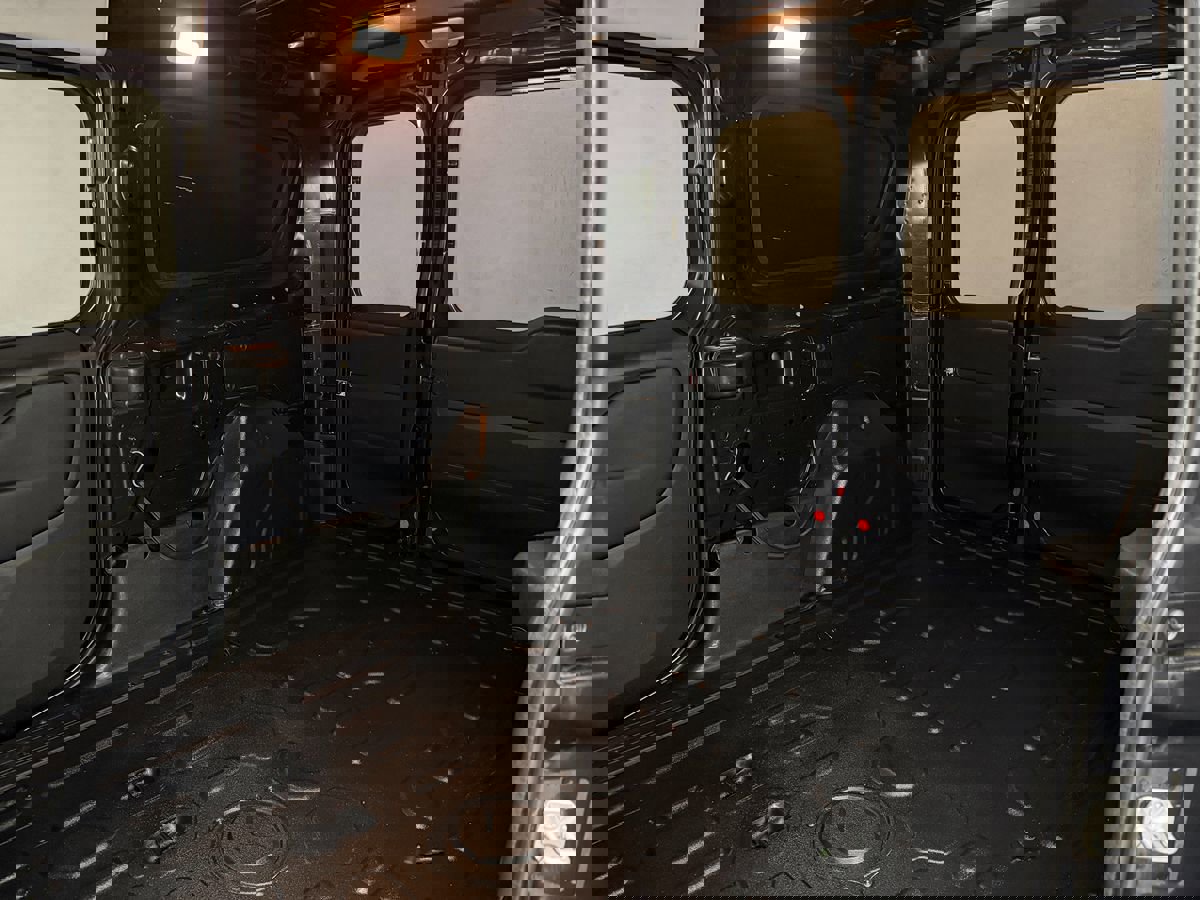 Used 2018 RAM ProMaster City Tradesman image 23