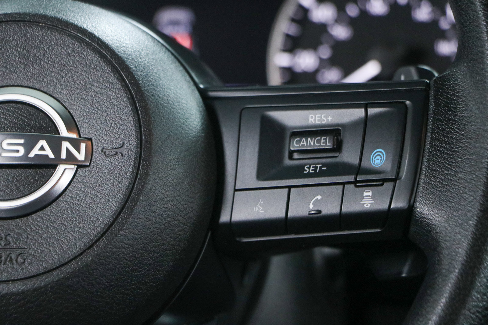 Used 2024 Nissan Rogue SV FWD image 14