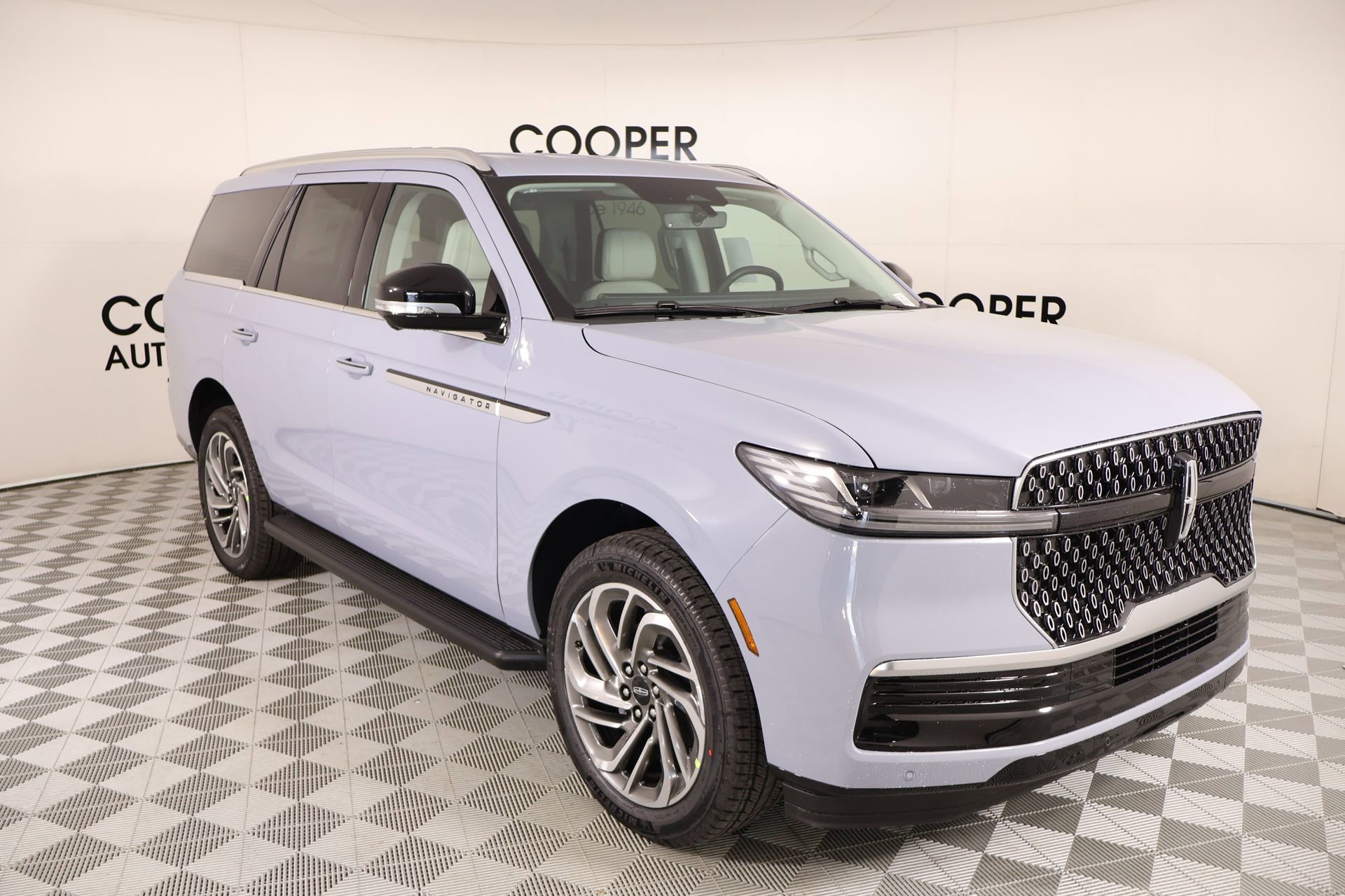 New 2026 Lincoln Navigator Premiere AWD/4WD image 1