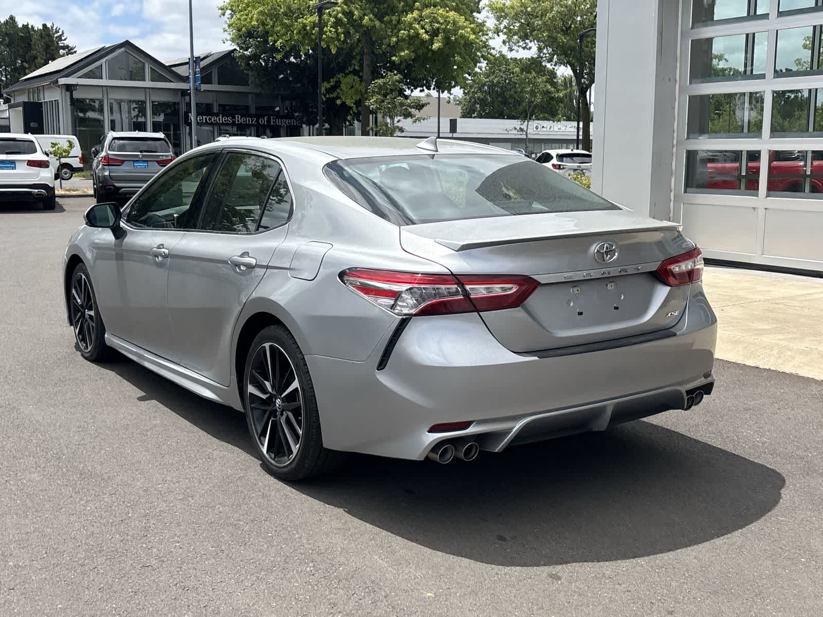 Used 2020 Toyota Camry XSE FWD image 3