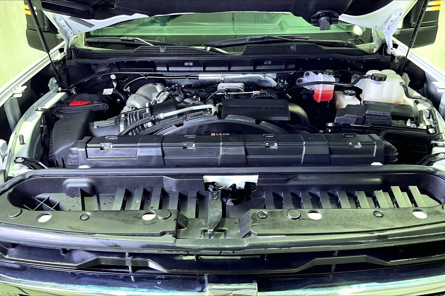 Used 2025 Chevrolet Silverado 2500 LT AWD/4WD image 32