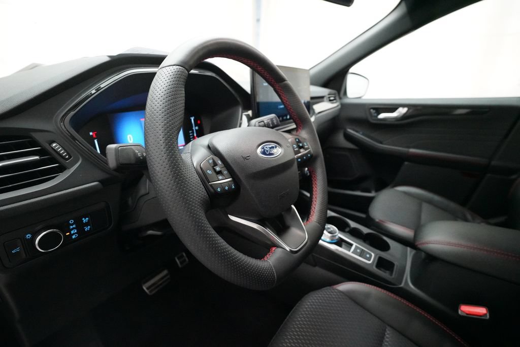 Used 2023 Ford Escape ST-Line w/ Tech Pack #1 AWD/4WD image 8