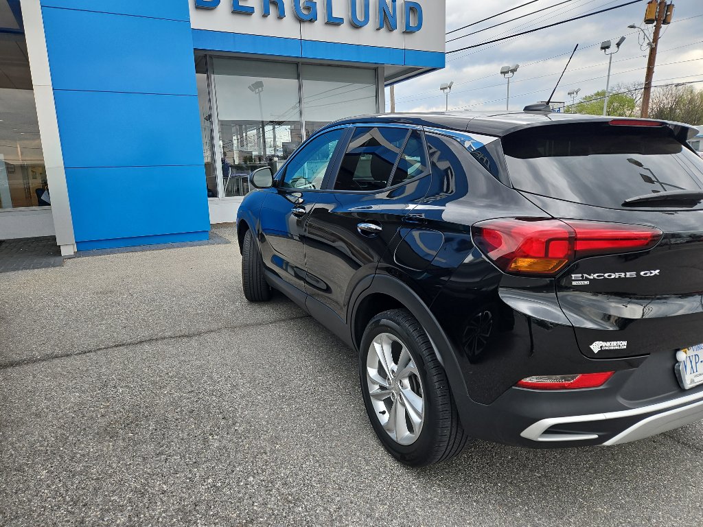 Used 2023 Buick Encore GX Preferred w/ Cold Weather Comfort Package AWD/4WD image 5