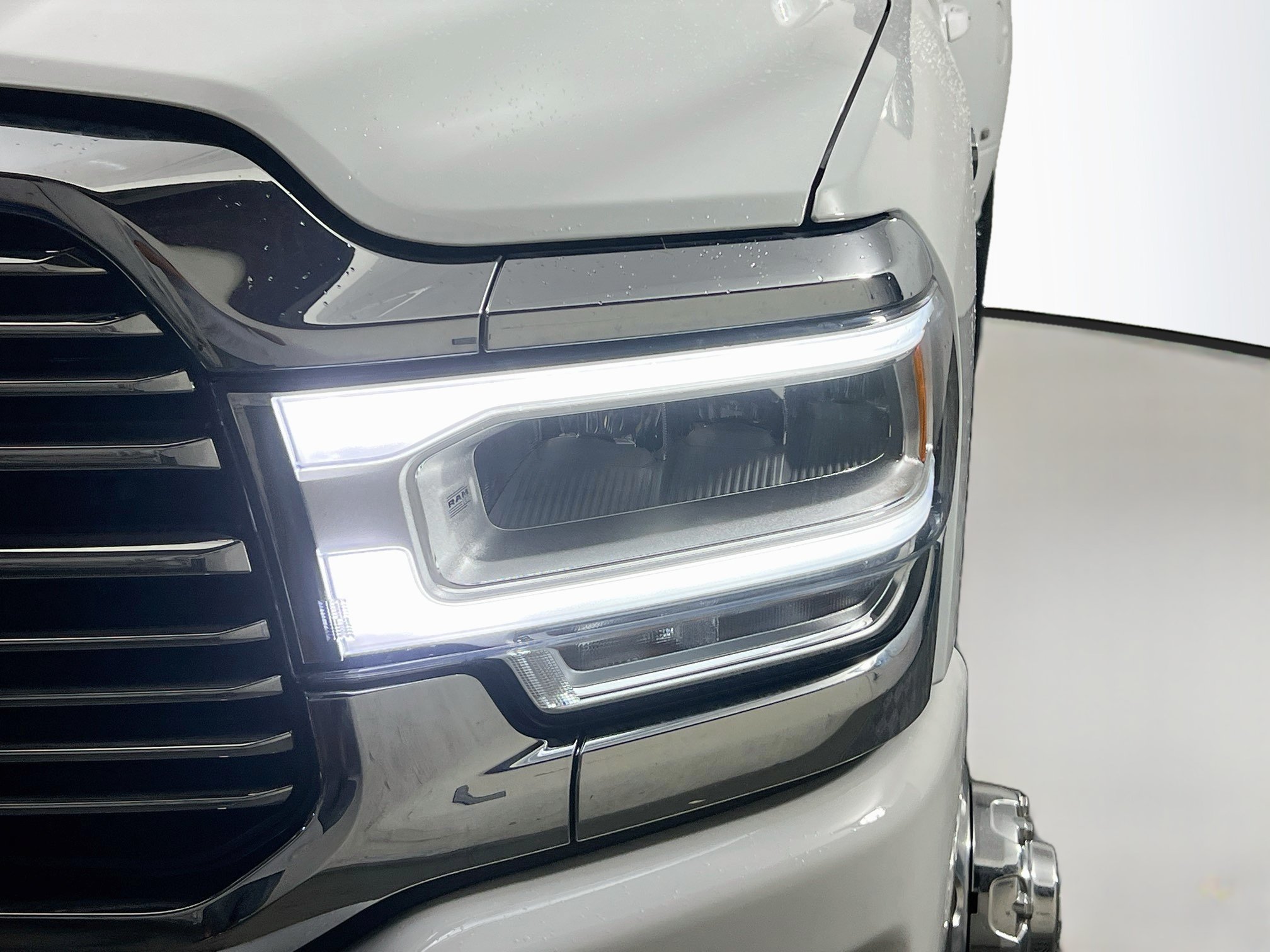 Used 2023 RAM 3500 Laramie AWD/4WD image 11
