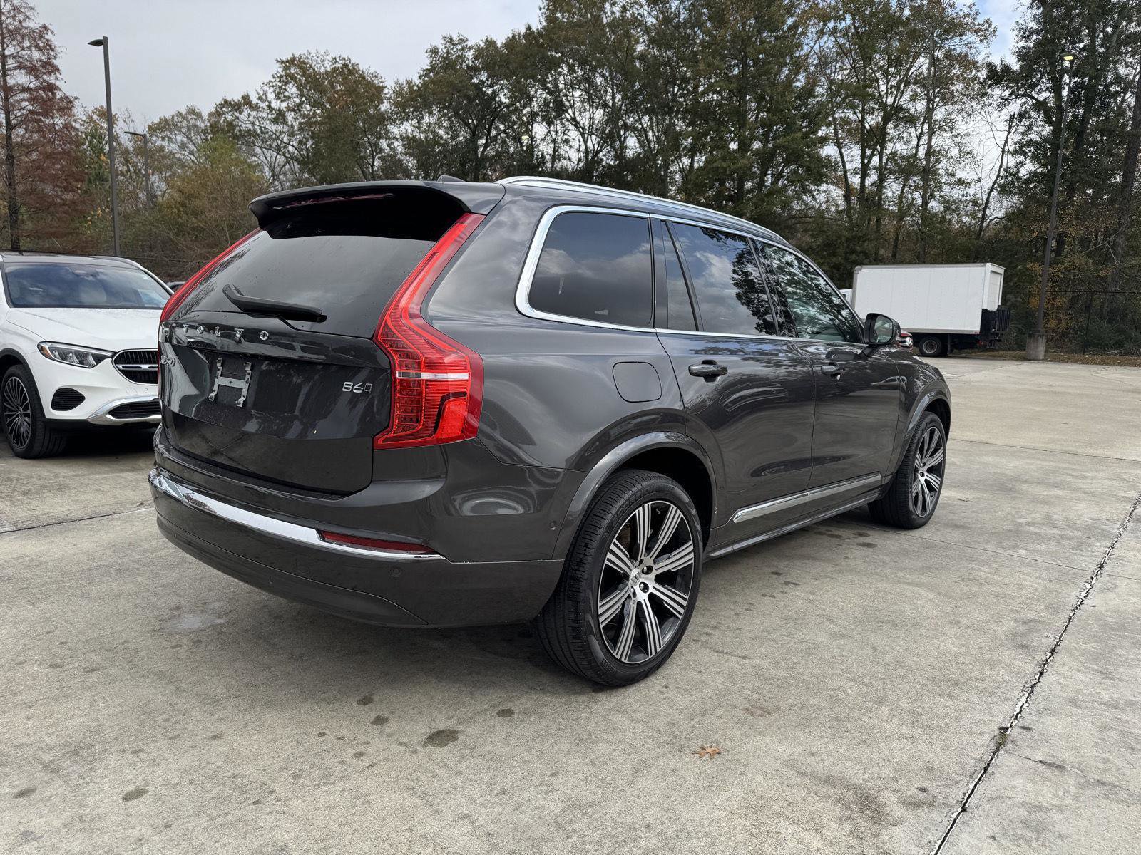 Used 2024 Volvo XC90 B6 Ultimate w/ Protection Package image 27