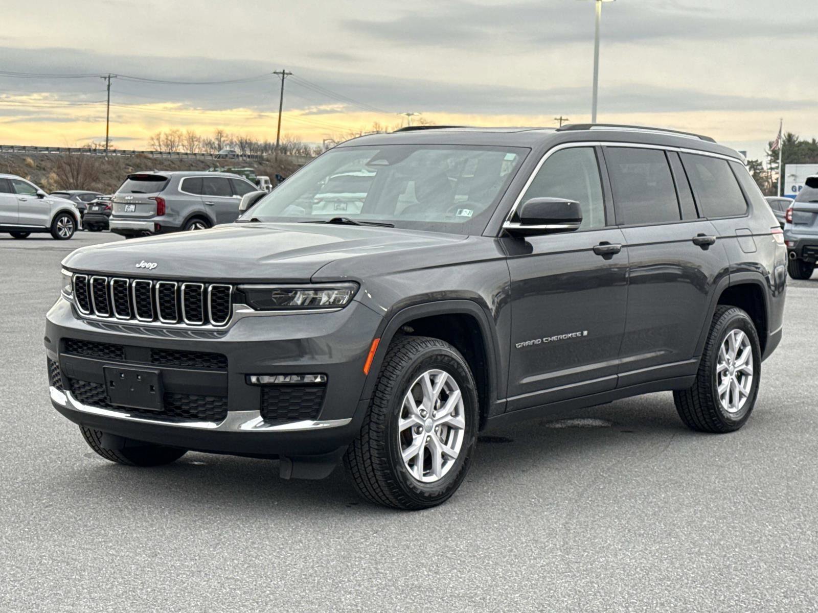 Used 2022 Jeep Grand Cherokee L Limited image 28