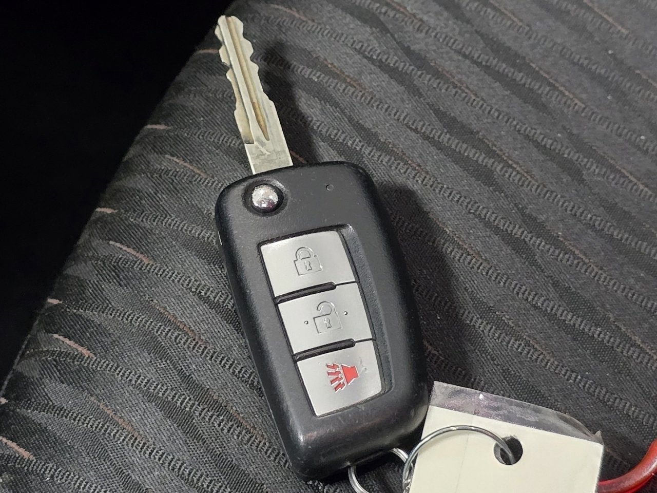 Used 2018 Nissan Rogue S image 31