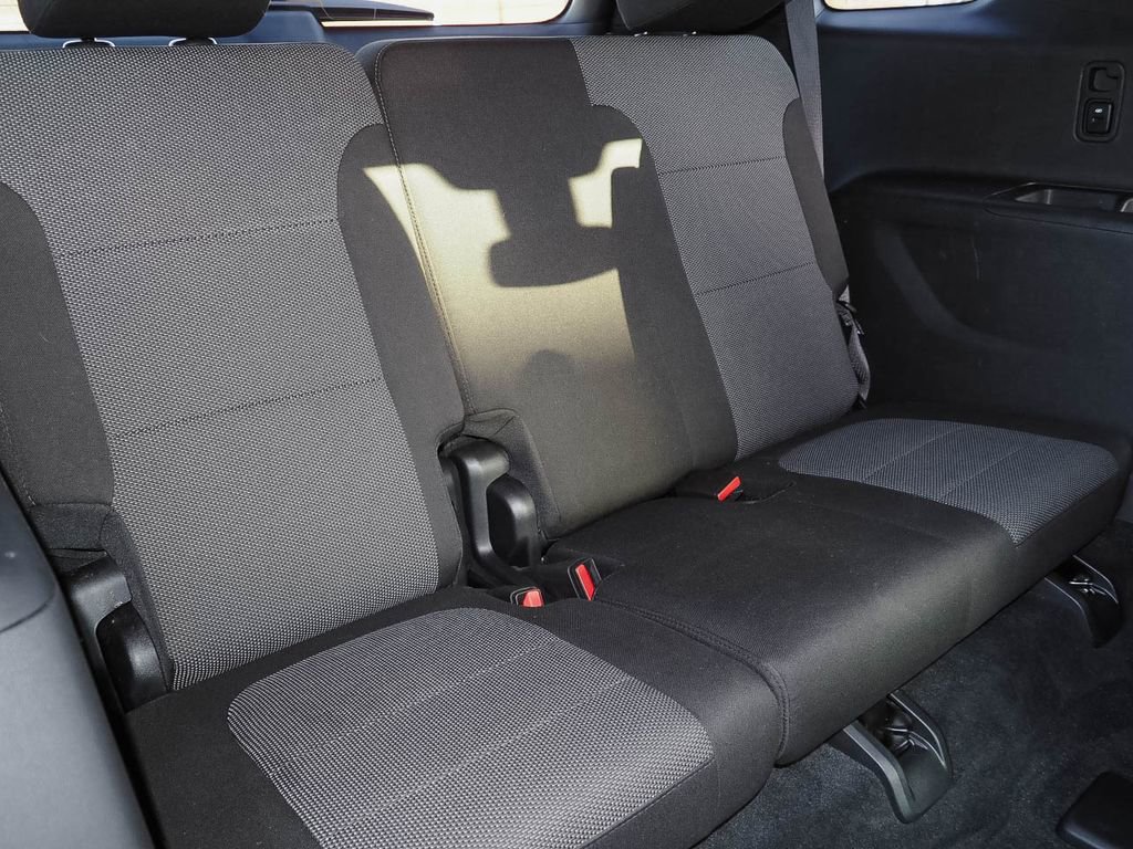 Used 2023 Chevrolet Traverse LT image 20