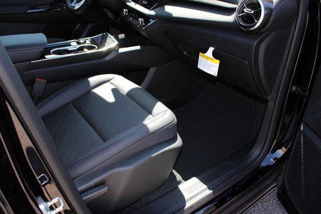 New 2026 Chevrolet Equinox LT w/ Convenience Package II image 6