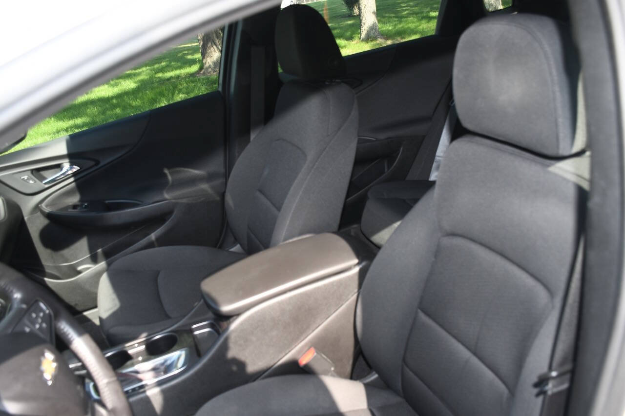 Used 2021 Chevrolet Malibu RS FWD image 11