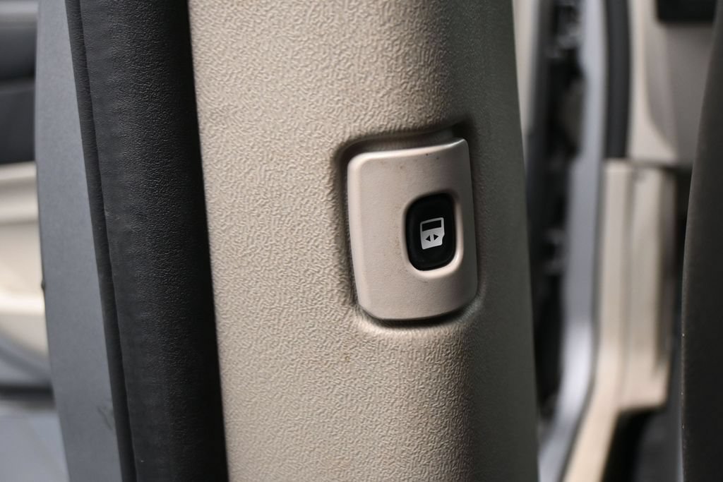 Used 2015 Dodge Grand Caravan SXT FWD image 26