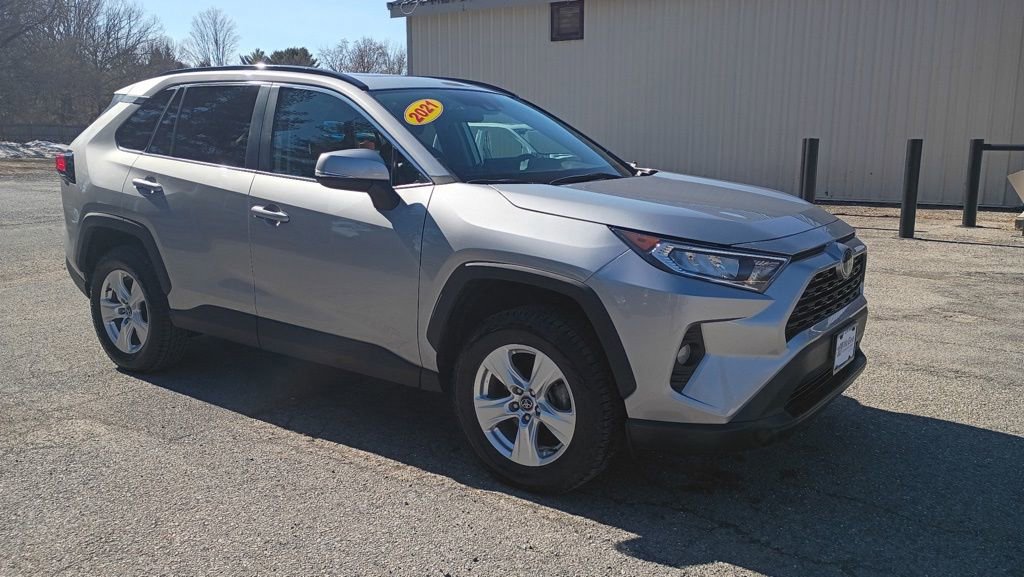 Used 2021 Toyota RAV4 XLE w/ Convenience Package image 1