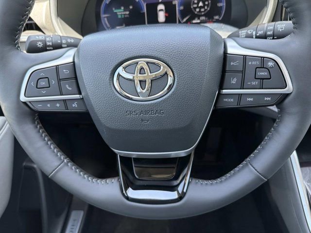 Used 2024 Toyota Highlander Limited image 25