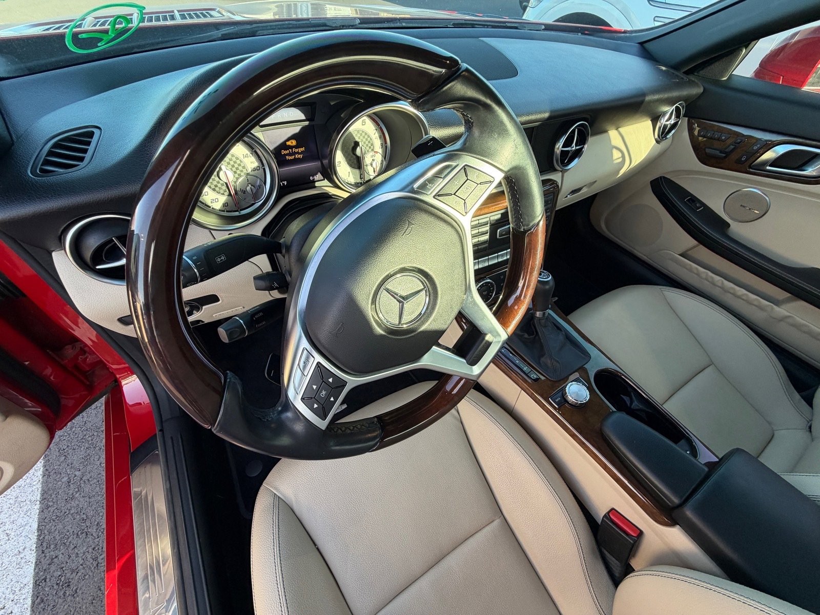 Used 2014 Mercedes-Benz SLK 250 image 7