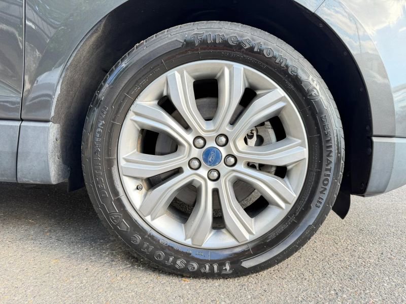 Used 2019 Ford Edge Titanium AWD/4WD image 32