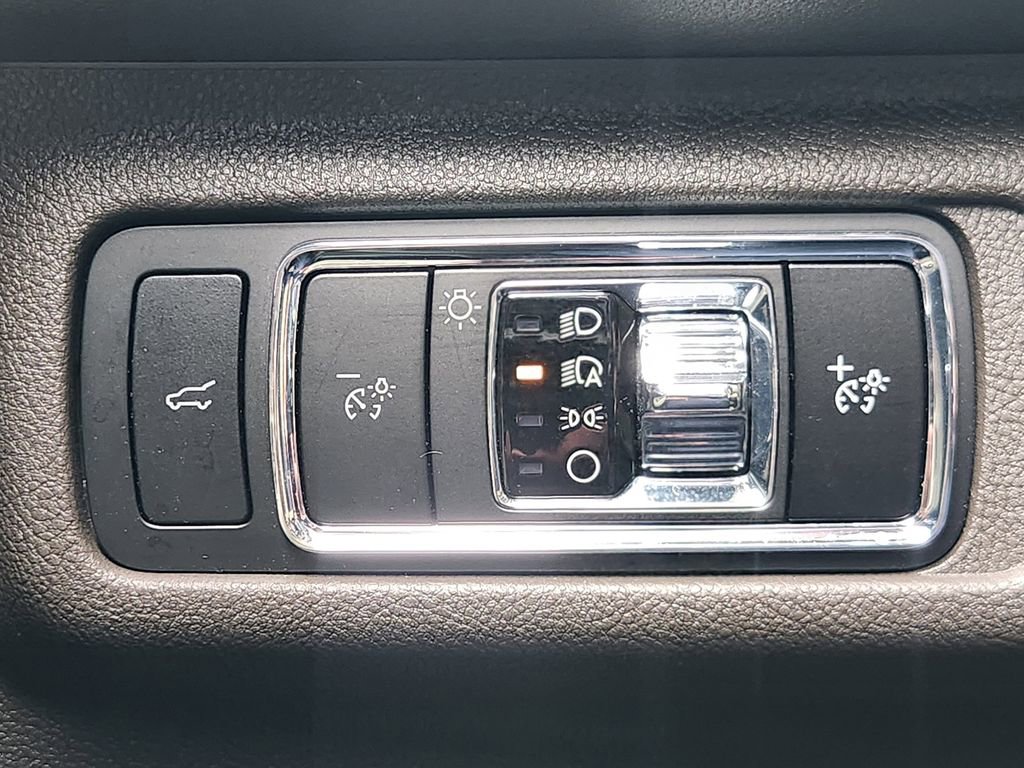 Used 2024 Lincoln Corsair Reserve w/ Equipment Group 201A AWD/4WD image 22