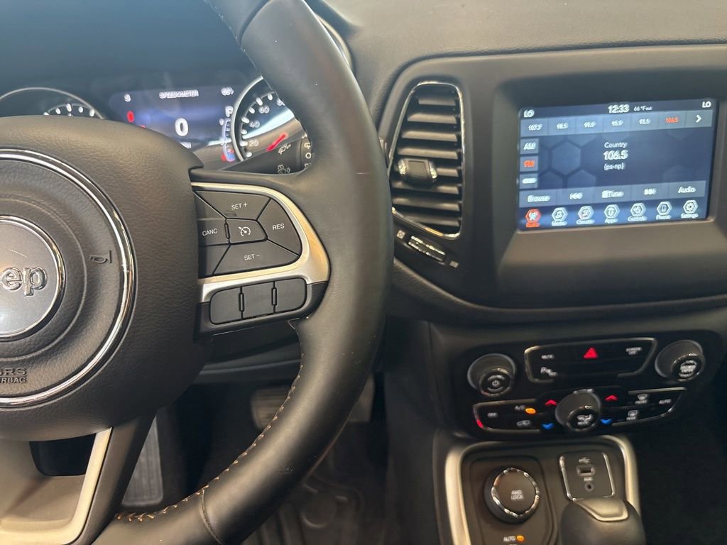 Used 2017 Jeep Compass Latitude w/ Popular Equipment Group AWD/4WD image 21