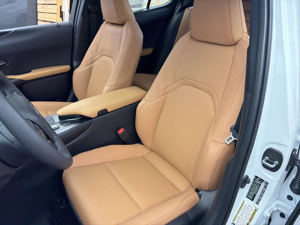 New 2026 Lexus UX 300h AWD image 17