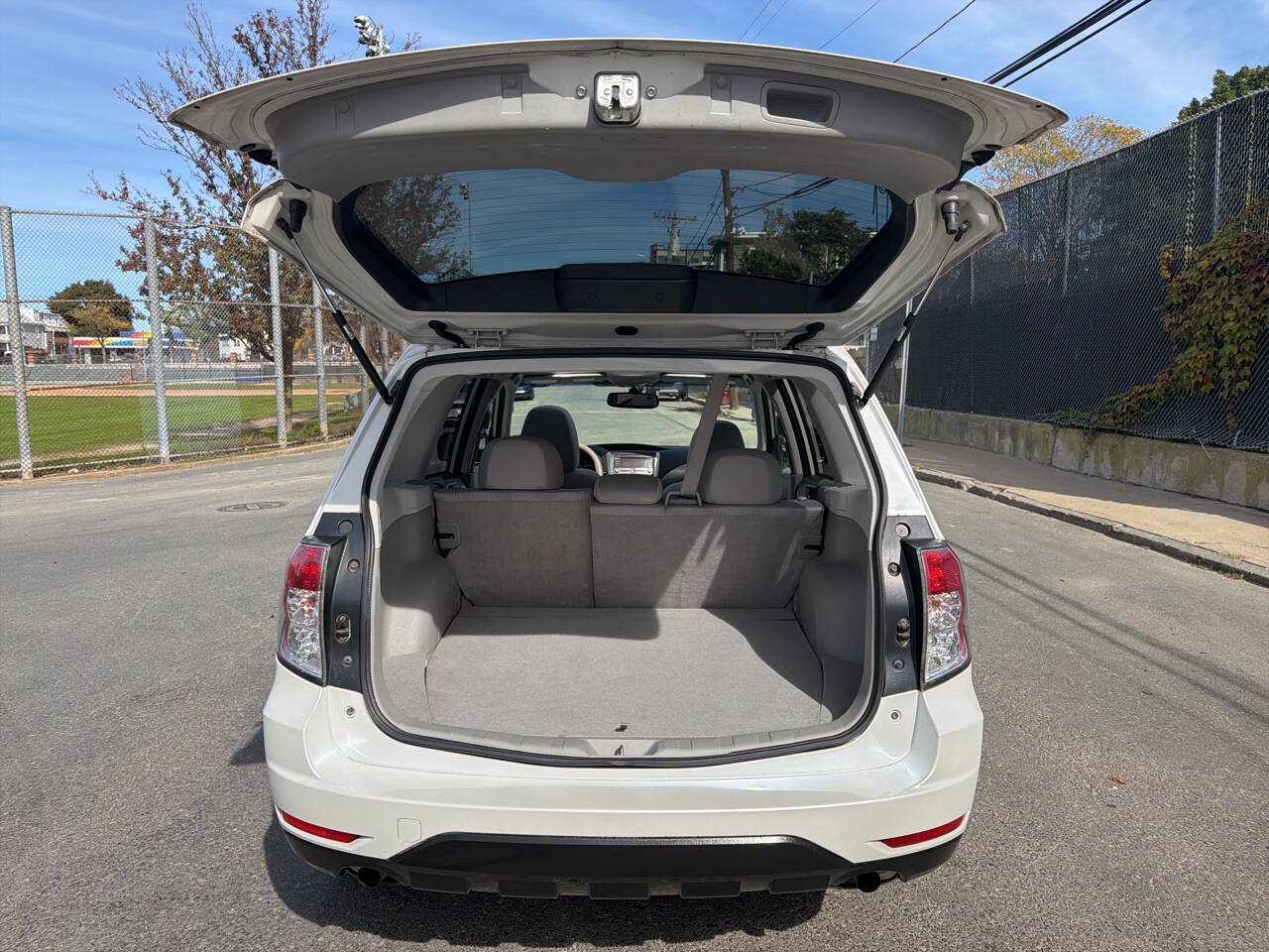 Used 2010 Subaru Forester 2.5X Premium AWD/4WD image 5